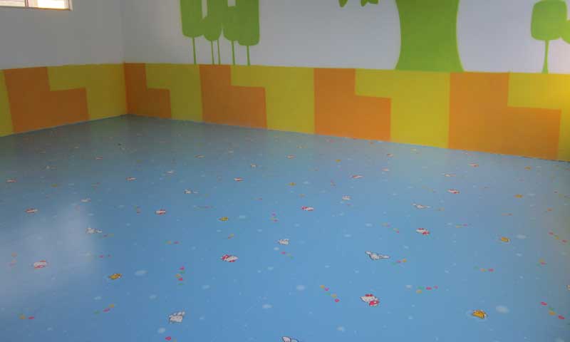 幼兒園塑膠地板企業(yè)要提高產品_服務以及公關能