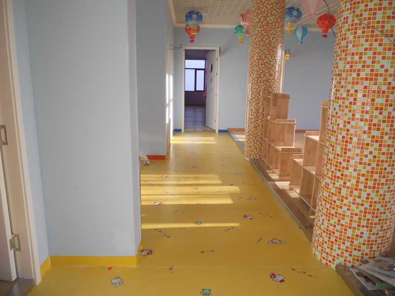 陜西榆林市遠(yuǎn)興國學(xué)幼兒園塑膠地板 陜西榆林市遠(yuǎn)興國學(xué)幼兒園塑膠地板